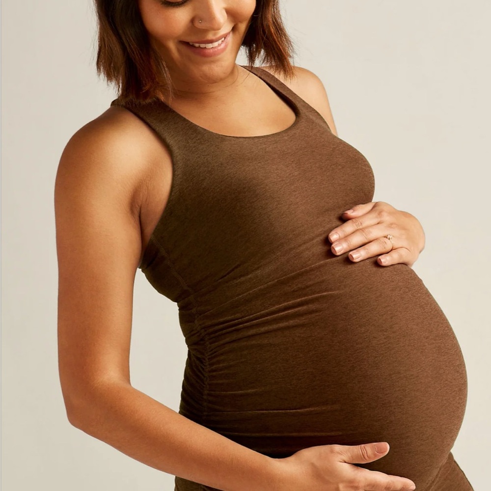 Beyond Yoga XL bases covered maternity tank